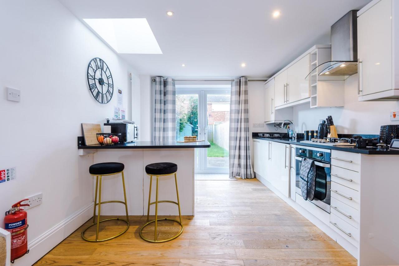 Pristine 2-Bed House In Chester By 53 Degrees Property, Ideal For Families & Small Groups, Great Location - Sleeps 6 Hough Green Exterior foto